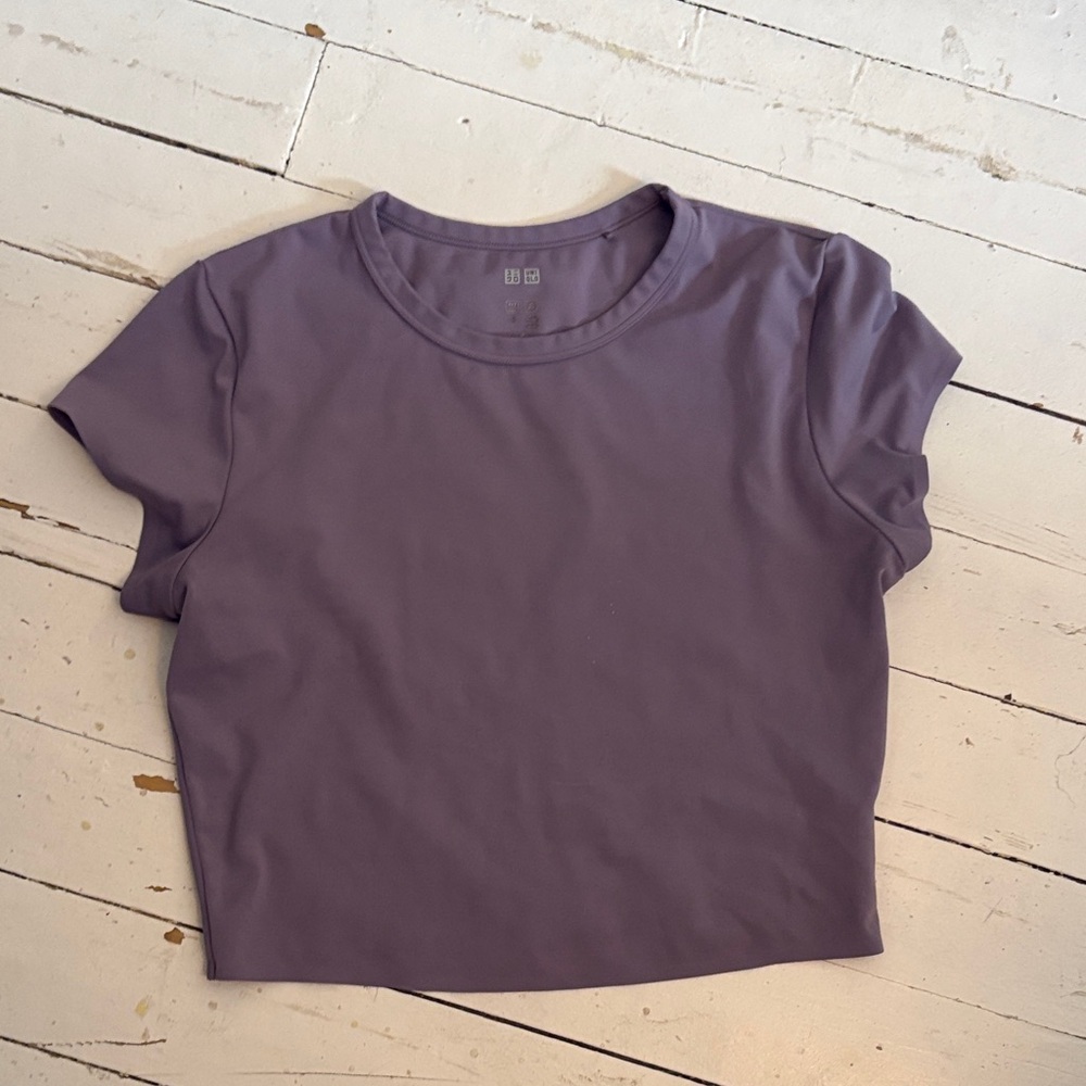 Uniqlo Women's Lavender Short Sleeve Tee